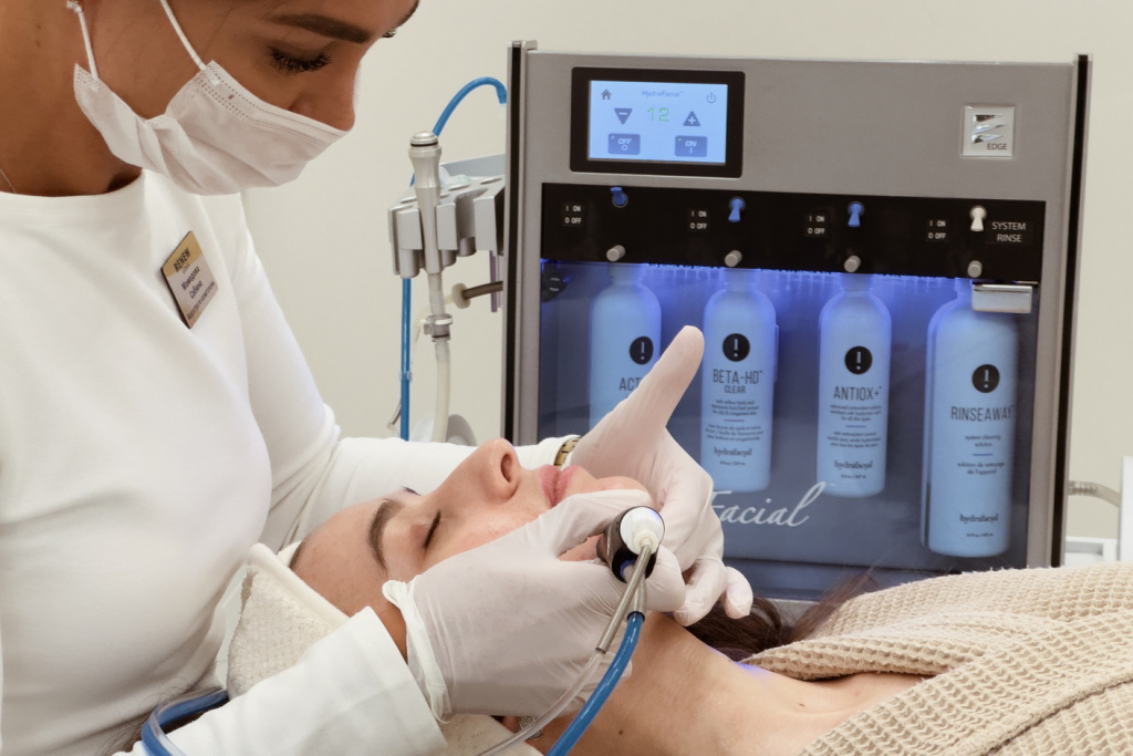 Причины черных точек фото